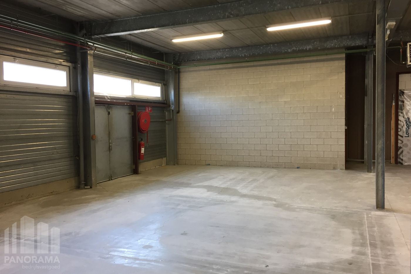 1.769 m² Stand-alone bedrijfsgebouw op terrein van 1.950 m² nabij de E40 - photo 5