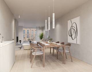 <p>Ontdek deze uitzonderlijke nieuwbouwrealisatie pal in het midden van de Museumstraat op het Zuid. Eén van de mooiste straten tussen het Koninklijk Museum voor Schone Kunsten en het nieuwe Zuidpark. Een uniek project met drie klassevolle doorzonappartementen, een duplex penthouse en een commercieel gelijkvloers, van de hand van POESENVANHIEL Architects (Elsene).</p>
<p>Een sublieme ligging met tal van restaurants, trendy winkels en boetiekjes en de hipste cafeetjes op wandelafstand. Met de gekende “Butcher’s Store”, bakkerij Dellafaille en een grote Delhaize in de straat, is dit werkelijk een toplocatie. Bovendien is een goede bereikbaarheid gegarandeerd dankzij de nabijheid van verschillende grote invalswegen.</p>
<p>De appartementen op de eerste tot en met de derde verdieping hebben een bewoonbare oppervlakte van ca 59 m² en krijgen aan de rustige achterzijde een terras van ca 4,5 m², ideaal voor een aperitiefje met namiddag- en avondzon. Hier bevindt zich ook de slaapkamer met ensuite badkamer.</p>
<p>De gelijkvloerse commerciële ruimte krijgt achteraan een eigen terras met binnentuintje. Op de vierde en vijfde verdieping heeft de duplex penthouse van ca 88 m² als kers op de taart op iedere verdieping terrassen, wat samen goed is voor maar liefst ca 20 m² buitenruimte, met bovendien indrukwekkende uitzichten over de stad.</p>
<p>Dit project beschikt over alle hedendaagse luxe. Kleinschaligheid, exclusiviteit en oog voor detail staan hier centraal.</p>
<p>In de verkoopprijs zijn reeds budgetten begrepen voor de afwerking van het appartement. Hierdoor kan u volledig zelf de stijl en materialen bepalen van uw keuken, badkamer en vloeren in de zorgvuldig geselecteerde showroom.</p>
<p>Dankzij de doorgedreven isolatietechnieken en allerhande moderne oplossingen rond hernieuwbare energie (o.a. warmtepomp) wordt de energiekost tot het minimale beperkt.</p>
<p>Ruime fietsenstalling en mogelijkheid tot aankoop van een kelderberging.</p>
<p>Verkoopprijzen zijn exclusief registratiebelasting en BTW.</p>