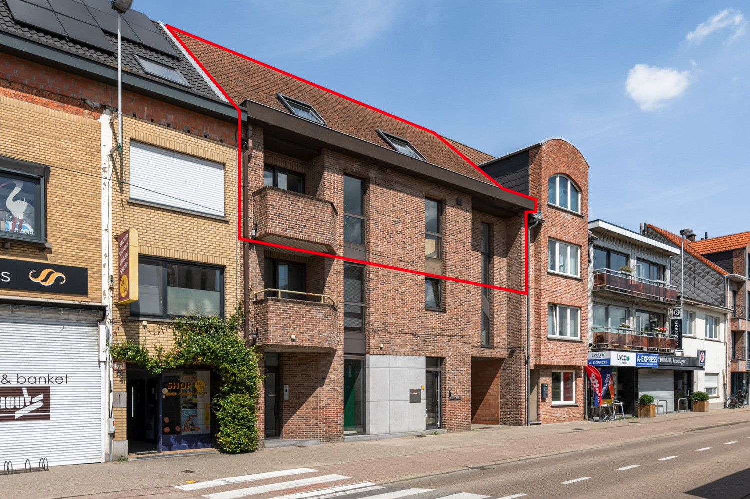 ZEER RUIM APP. MET 4 SLK, 2 BADK., RIANT TERRAS EN PARKING! - foto 4