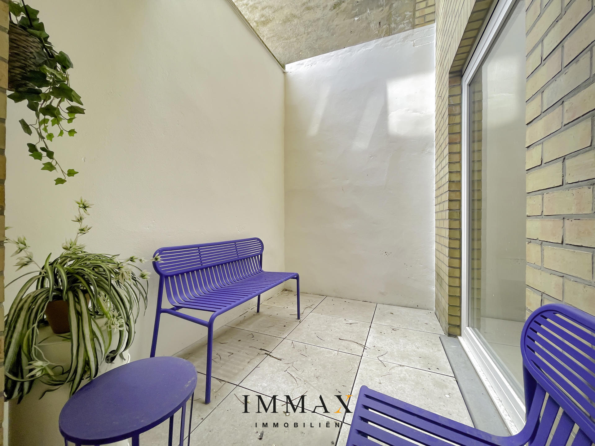 Gerenoveerd gelijkvloers appartement met 2-SLK vlakbij de Lippenslaan en het centrum - foto 3