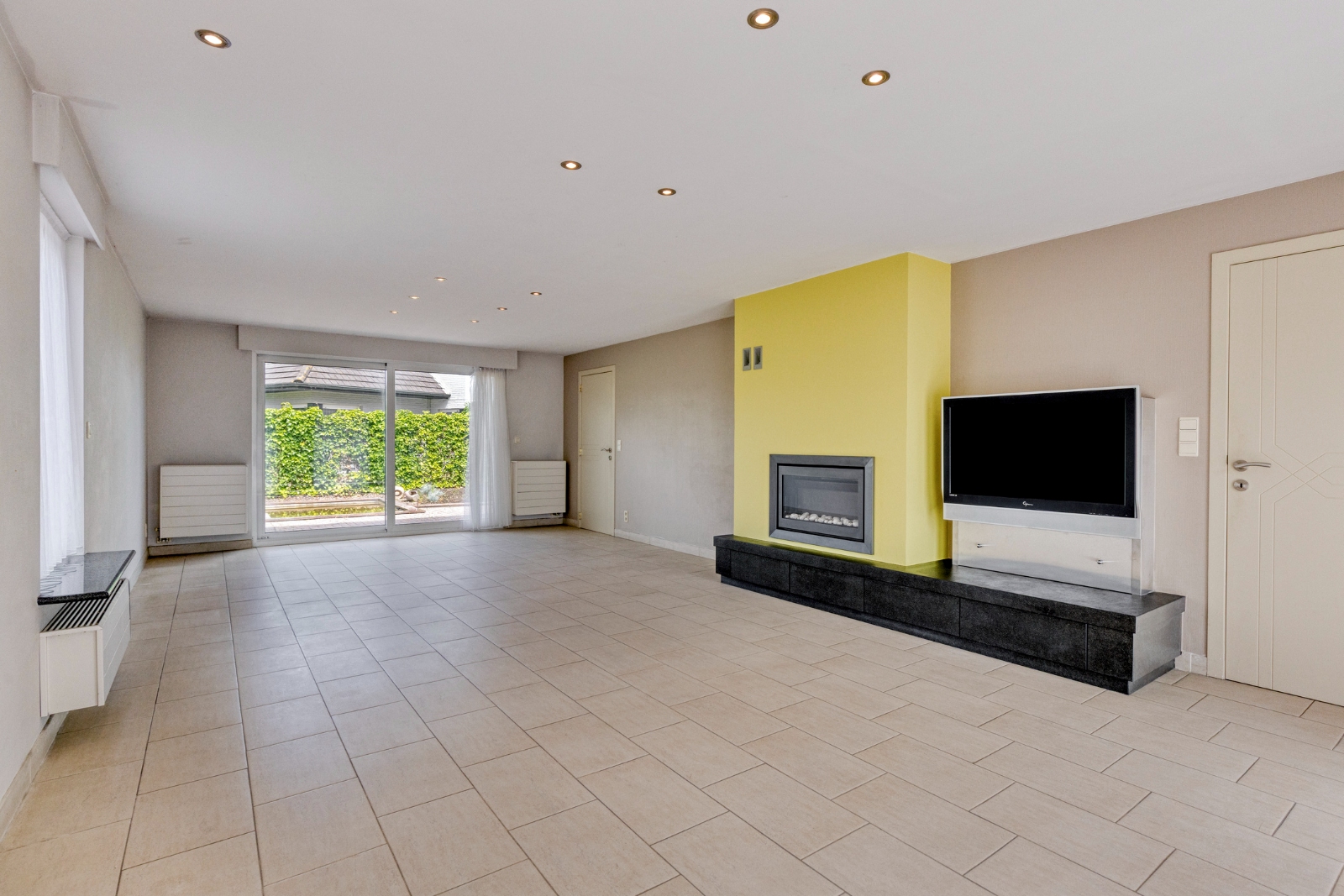 Alleenstaande, instapklare te moderniseren woning op residentiële ligging te Beveren-Roeselare - foto 4