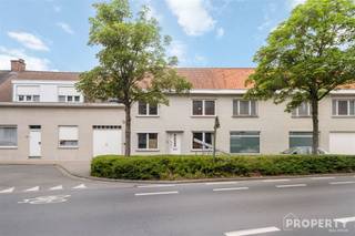 Ruime Woning te Gullegem: Een Ideale InvesteringskansOntdek deze charmante woning in het hart van Gullegem, met een totale leefruimte van 188m². Deze...