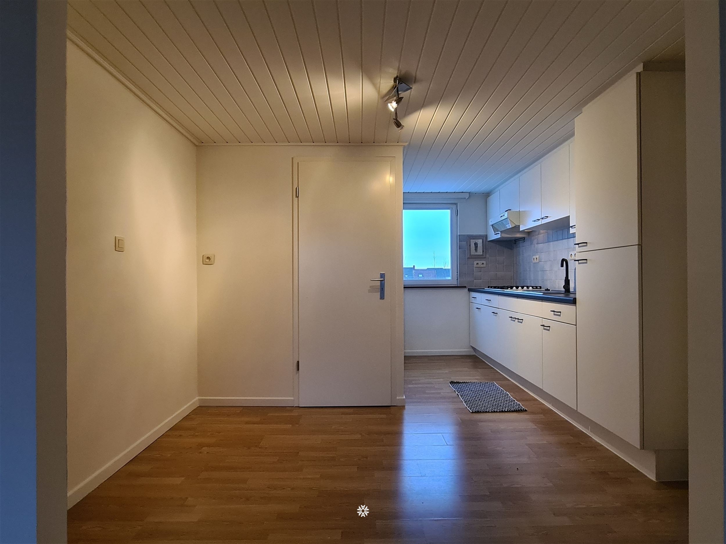 Charmant appartement te huur in prachtig art deco gebouw - foto 4