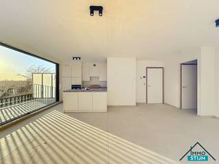 Plan nu jouw bezoek voor één van de bezoekmomenten in via de website van Immo Stijn. Op de tweede verdieping van een moderne nieuwbouwresidentie...