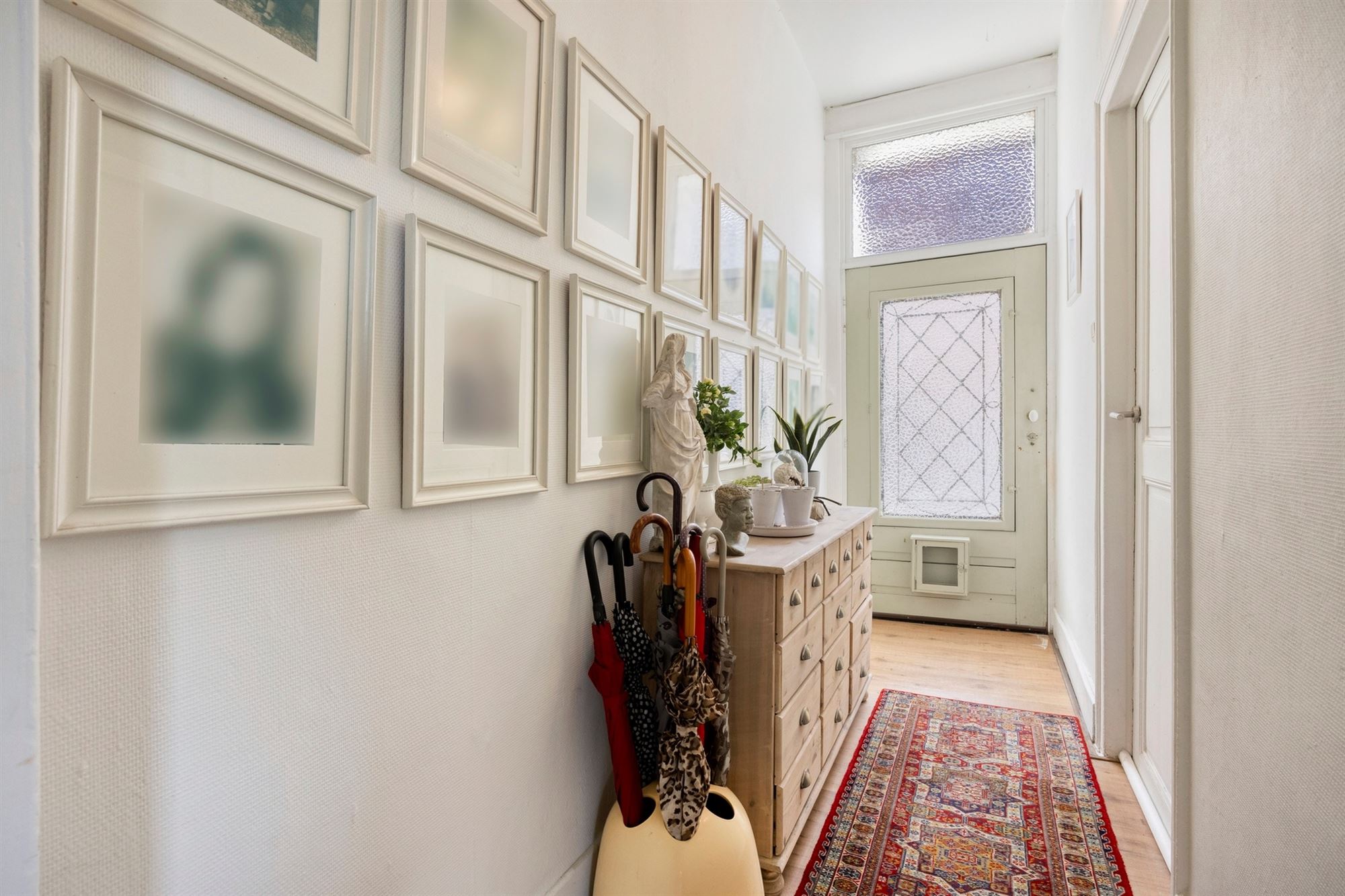 Charmante halfopen woning met ruime tuin - foto 4