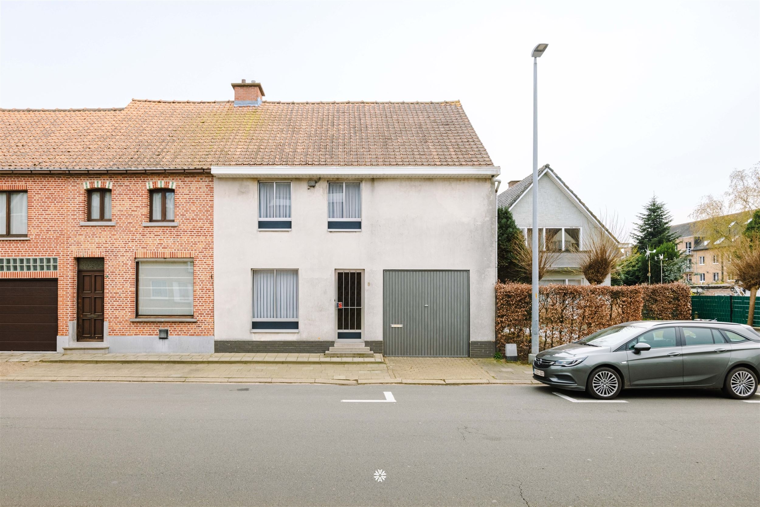 Charmante renovatiewoning met garage en tuin te Kemzeke. - foto 1