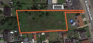 Bent u op zoek naar een plaats voor uw droomwoning op een locatie met grote tuin? Mis deze kans niet!<br /><br />Op dit ZUIDWEST GERICHT perceel bouwgrond kunt uw eigen droomwoning laten ontwerpen.<br /><br />Hoewel u zich in het midden van Kleit/Maldegem bevindt met alle faciliteiten vandien, geniet u er van volledige privacy dankzij de bomenrij knotwilgen.<br /><br />Daarnaast is er een vlotte verbinding met de N49 in Maldegem en de E40 via Aalter.<br /><br />Contacteer Bonne Vastgoed 7 op 7 voor meer info of bezoek via 0468104040 of info@bonnevastgoed.be