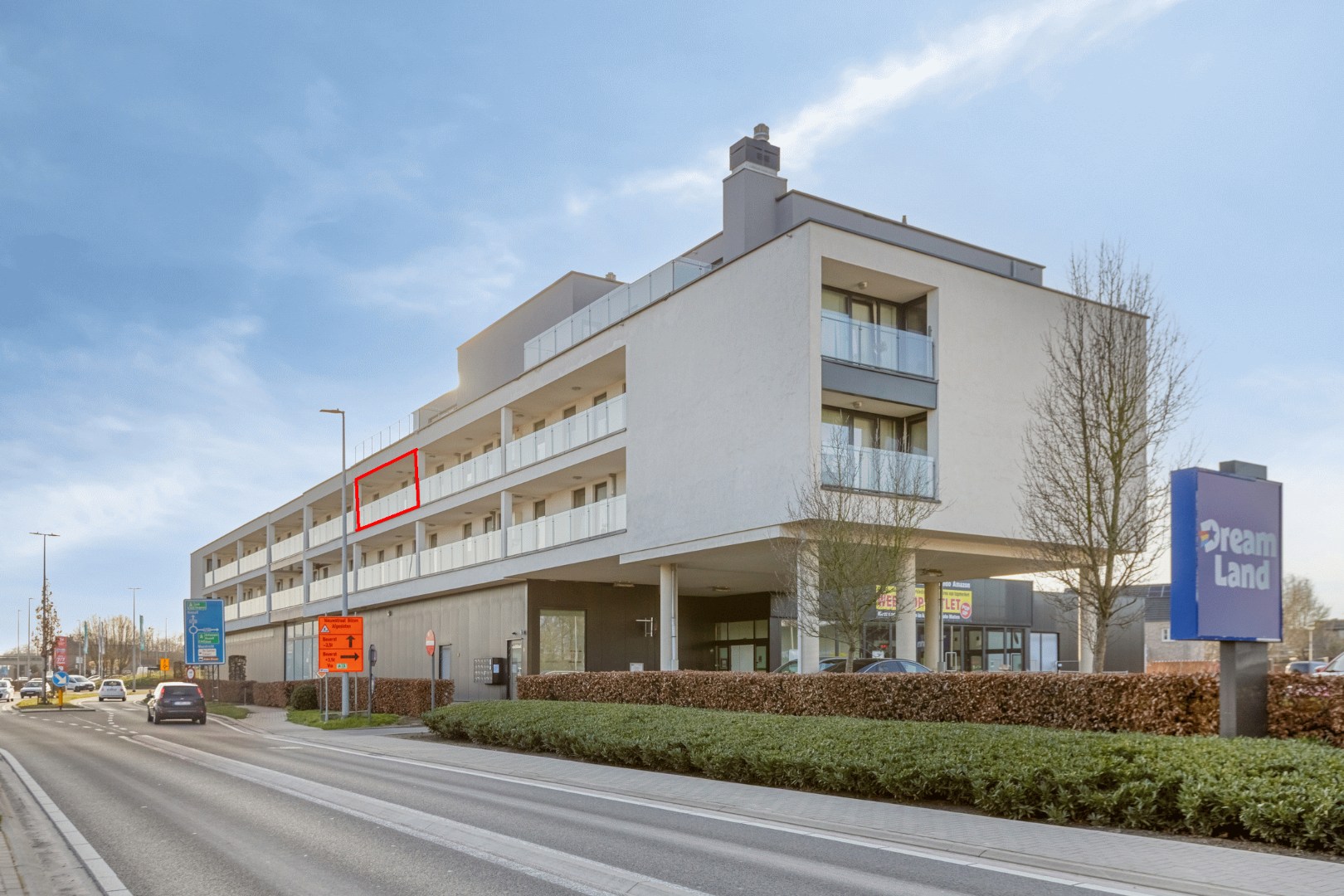 LICHTRIJK APP. VAN 90M² MET 2 SLPK., TERRAS en AUTOSTANDPLAATS OP TOPLOCATIE in BILZEN-HOESELT! - foto 1