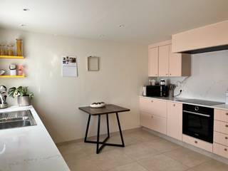 Vernieuwd 2 slaapkamer appartement met warmtepomp, staanplaats en kelderbergingBent u op zoek naar een comfortabel en energiezuinig appartement op...