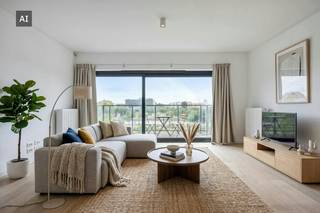 Wonen op de derde verdieping van residentie 'Blaisantpark' betekent kiezen voor een doordachte balans. Het project is gebouwd met kwalitatieve materialen en aandacht voor een functionele indeling. De residentie geniet van een bijzonder gunstige, groene ligging met de Rabot- en Tondelierparken in de directe omgeving. Het historisch centrum bevindt zich op slechts 1 km en ook winkels, scholen en supermarkten vindt u op wandelafstand. <br /><br />Via de inkomhal met vestiaireruimte en gastentoilet stapt u binnen in de leefruimte. Wat hier meteen opvalt, is het vele natuurlijke licht en de warme uitstraling van de houten vloer. Een groot schuifraam verbindt de woonkamer naadloos met het terras van 10 m², een rustgevende plek die aanvoelt als een verlengstuk van uw interieur.<br /><br />De strakke, open keuken is volledig uitgerust en gaat mooi op in het geheel. Erg handig is de extra berging: zo staan uw wasmachine en droogkast netjes uit het zicht.<br /><br />Verder telt dit appartement twee slaapkamers, waarvan één geniet van een balkon. De badkamer is voorzien van een grote inloopdouche en een dubbele lavabo. Tot slot beschikt u over een eigen kelderberging voor extra opslagruimte.<br /><br />Optioneel kan u een staanplaats aankopen voor 25.000 euro. <br /><br />Vraag vandaag nog uw bezoek aan! <br /><br />Bestuursmaatregelen in het maatregelenregister: nee<br /><br />Deze AI-visualisaties zijn bedoeld als inspiratie. Er werd geen rekening gehouden met technische specificaties, stedenbouwkundige voorschriften of de concrete mogelijkheden tot realisatie.
