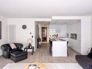 Instapklaar appartement met 2 slaapkamers in hartje Knokke!EPC: AMobiscore: 7,6/10In de Lippenslaan, één van de meest gegeerde straten van Knokke,...