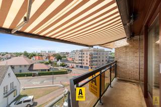Ruim en zonnig appartement gelegen in een rustige straat vlak aan zee en op wandelstand van de winkels en het openbaar vervoer. Verzorgde en...