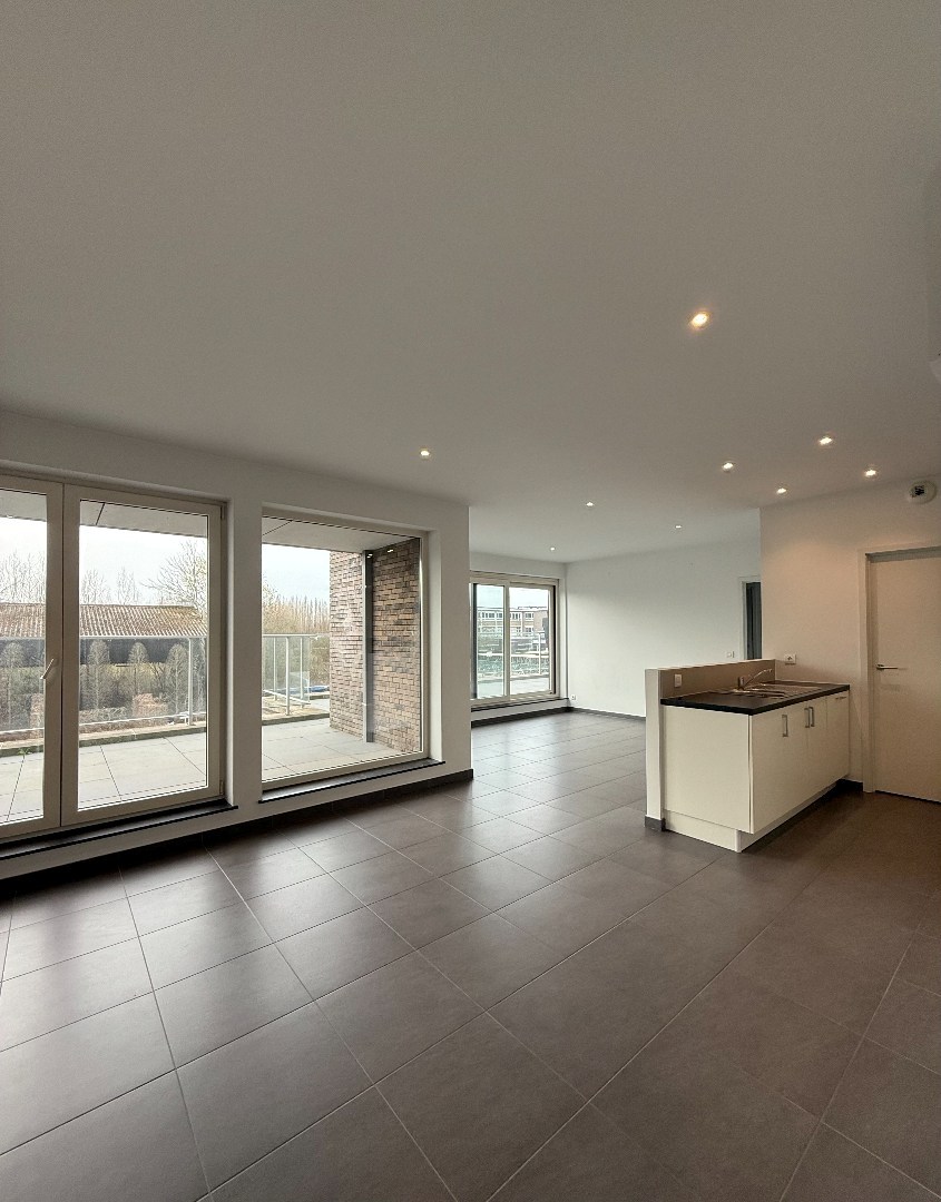 Lichtrijk appartement met ruim terras en groen uitzicht in Zwijnaarde - foto 2