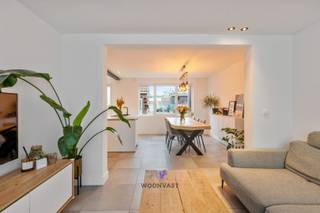 BEZOEKDAG OP 06/12, SCHRIJF JE SNEL IN VIA ONZE WEBSITE!Op zoek naar een instapklare woning met potentieel? Deze gezellige rijwoning in de Nieuwe...