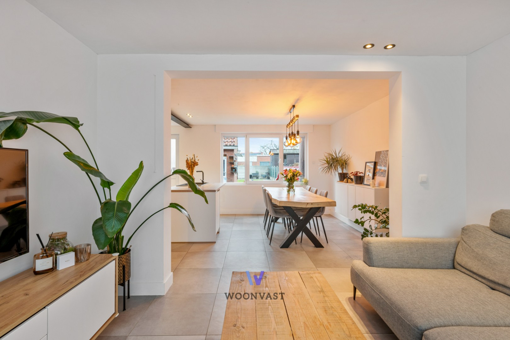 Charmante, gerenoveerde rijwoning met tuin en uitbreidingsmogelijkheden - foto 2