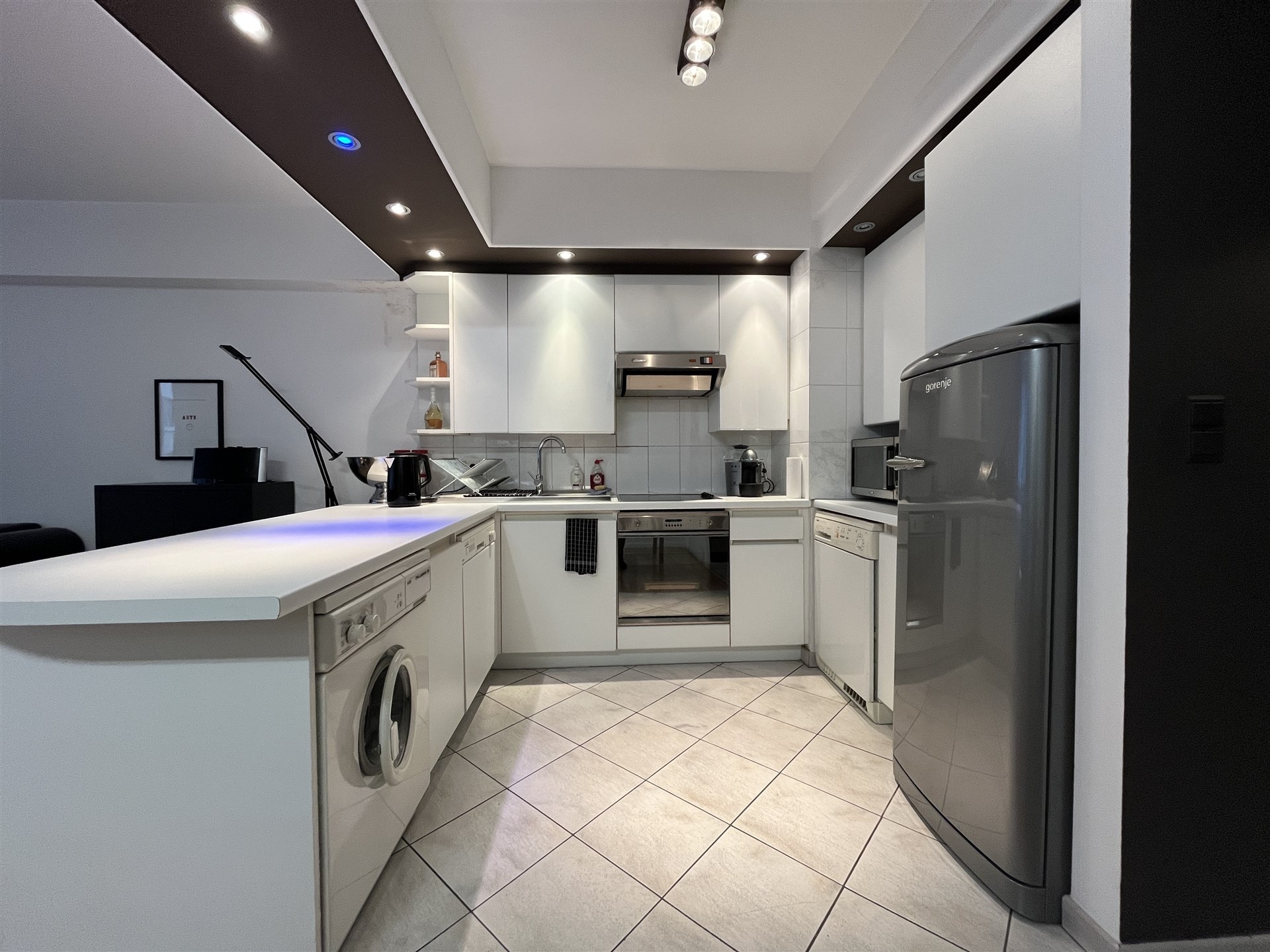 Appartement met terras op zeer gunstige locactie!  - foto 4