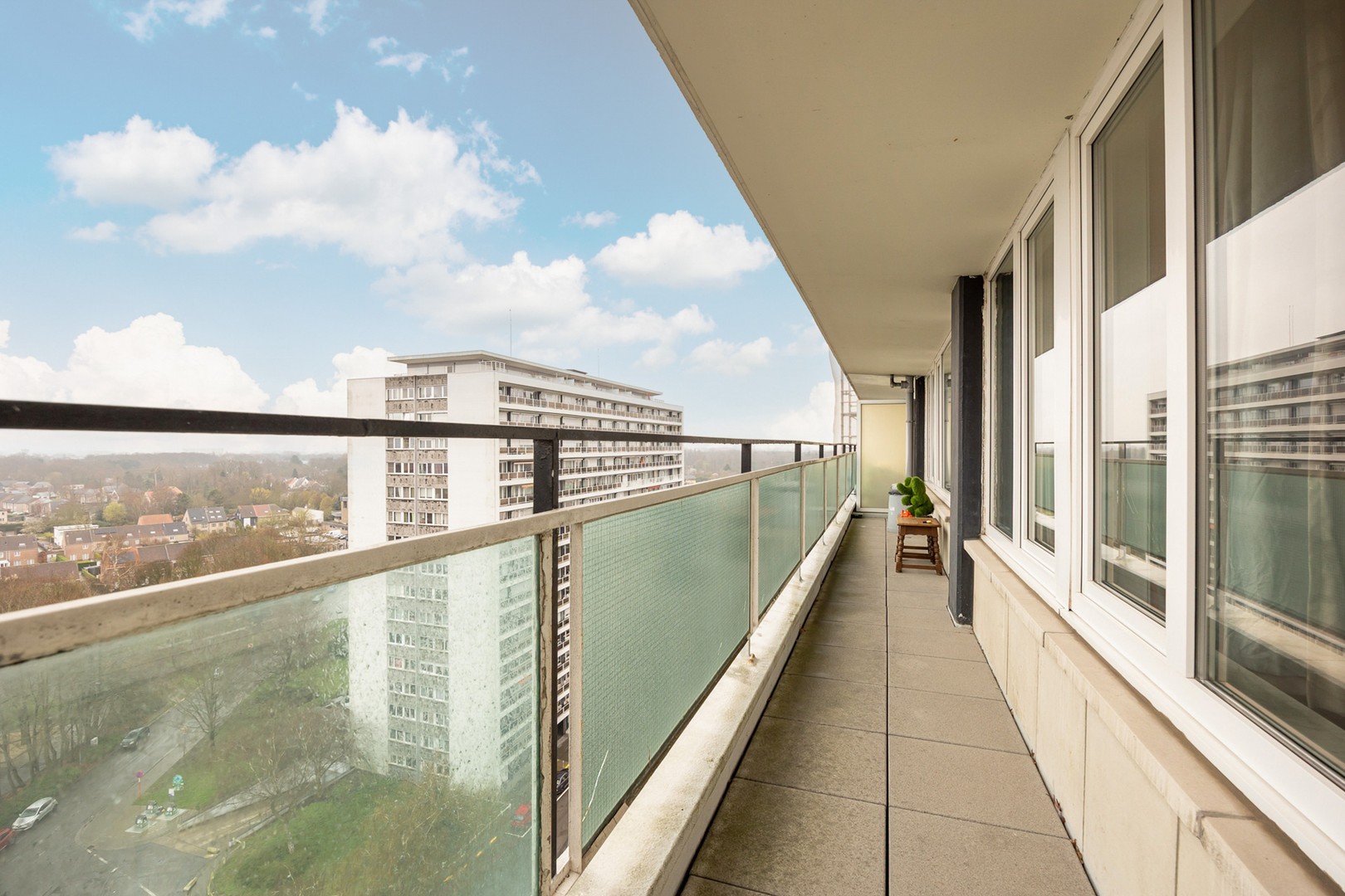 Leuk en ruim appartement (ca 89m2) op de 13de verdieping! - photo 5