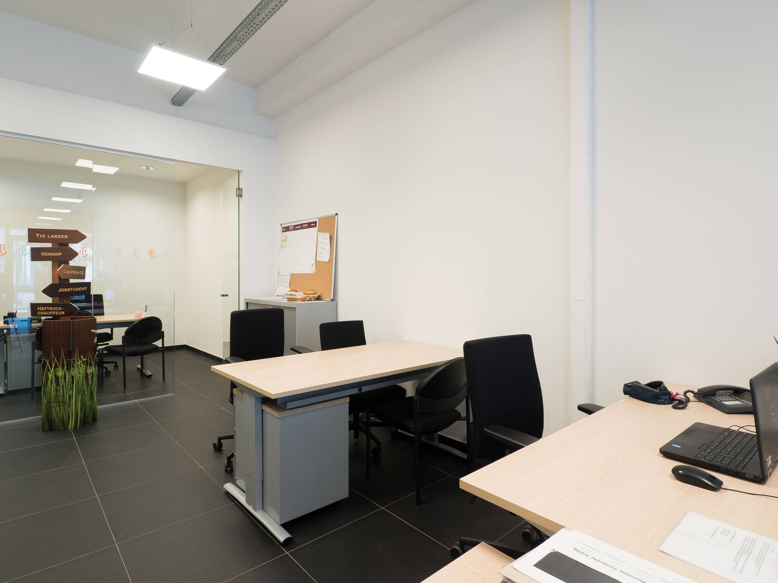 Handelspand of kantoorruimte in centrum Wilrijk - foto 4