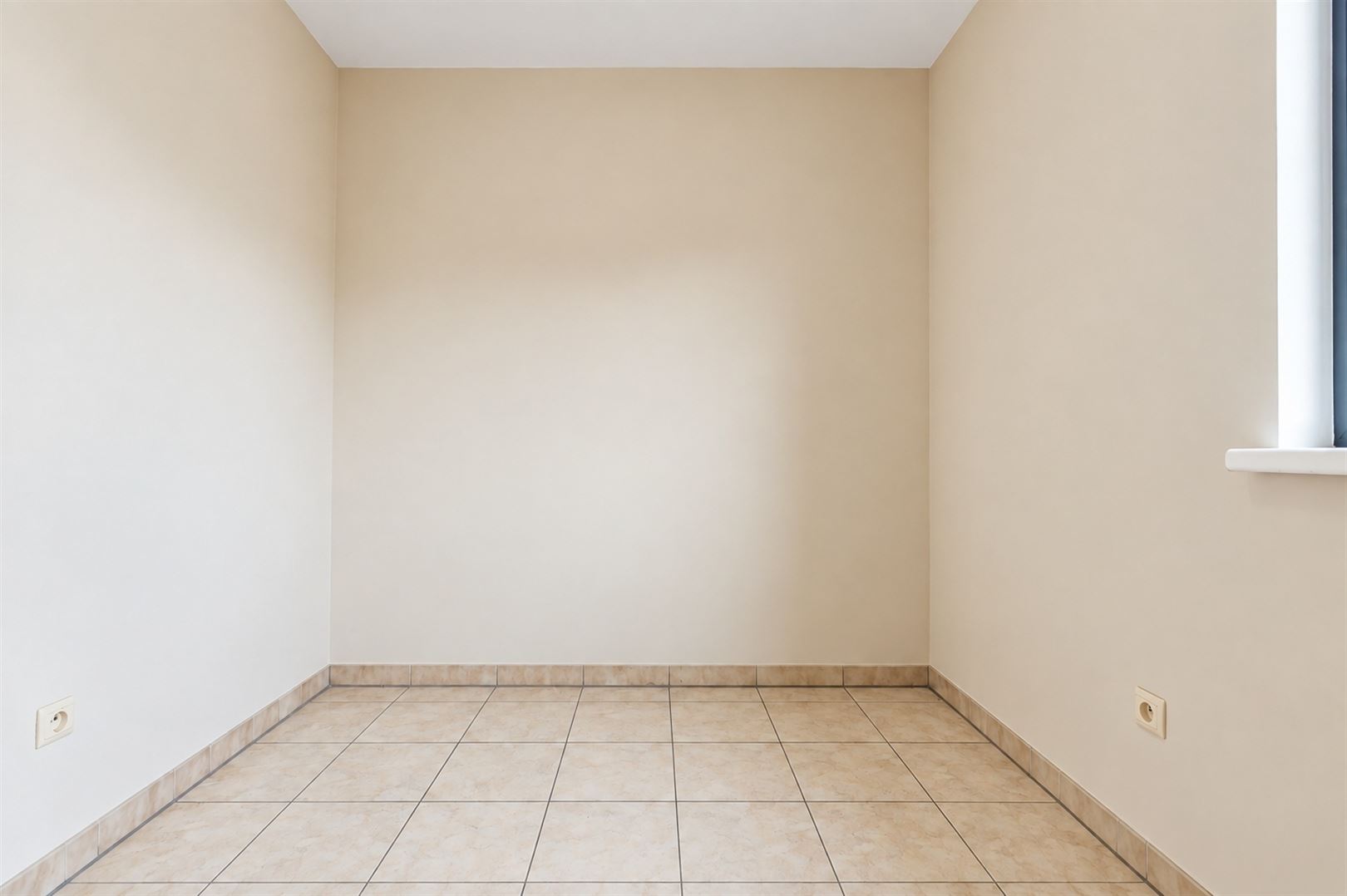 Instapklaar en bijzonder gezellig appartement in het centrum van Buggenhout. - foto 4