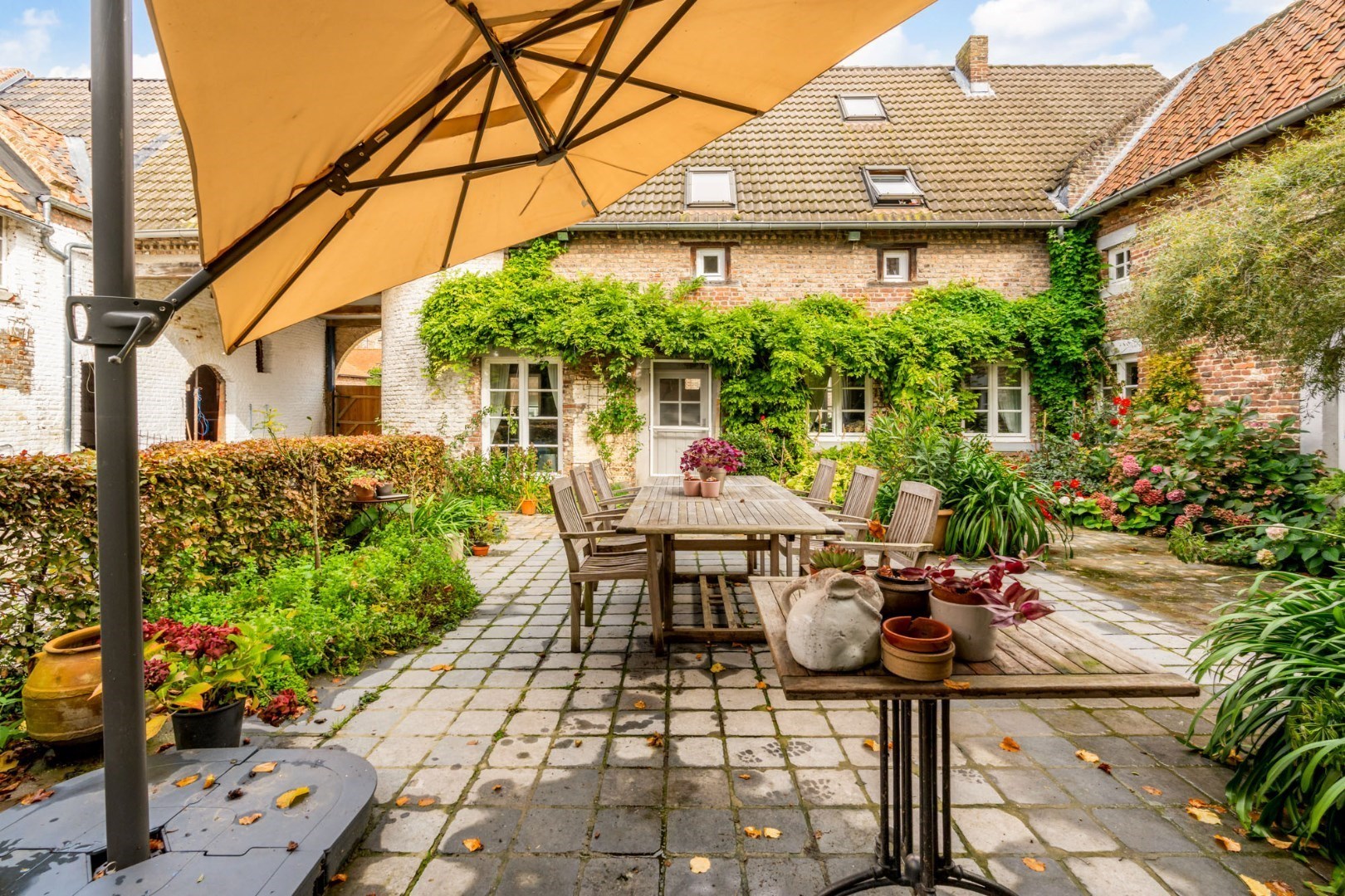 Charmante hoeve met prachtige binnenkoer + 2 gastenverblijven te Tongeren-Rutten - foto 5