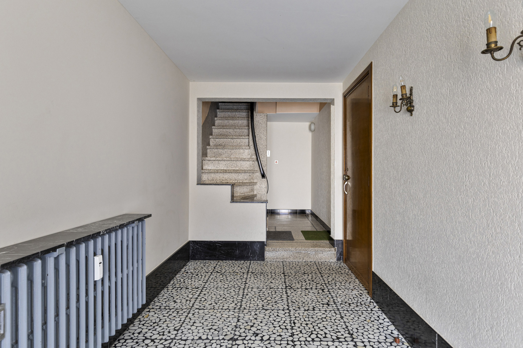 Appartementsgebouw met 4 units en 20 garageboxen - foto 2