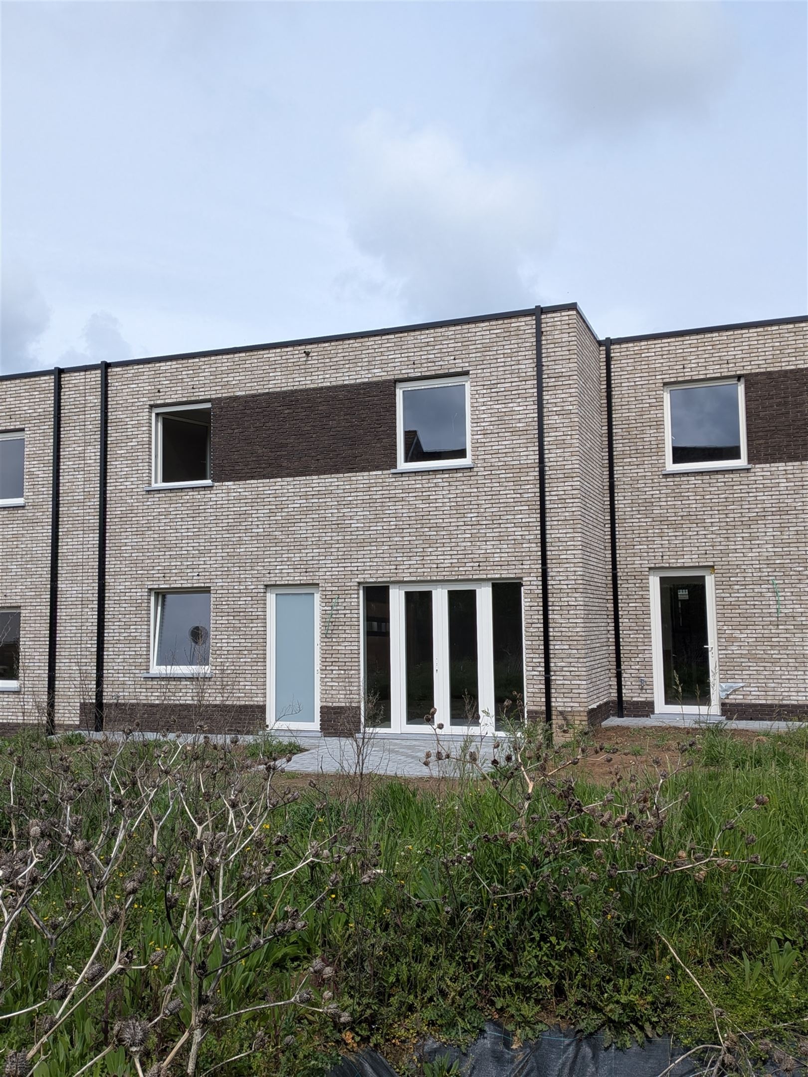 Nieuwbouw te huur in Denderleeuw: ruimte, rust en comfort - foto 5