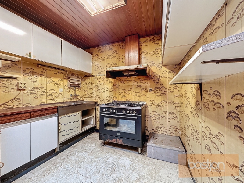 Te renoveren woning met 4 slaapkamers - foto 4