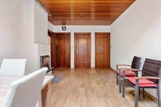 Woning met groot potentieel op ideale ligging!Belangrijkste troeven: - Perfecte ligging: dicht bij centrum en in een rustige straat- Mooi perceel van...