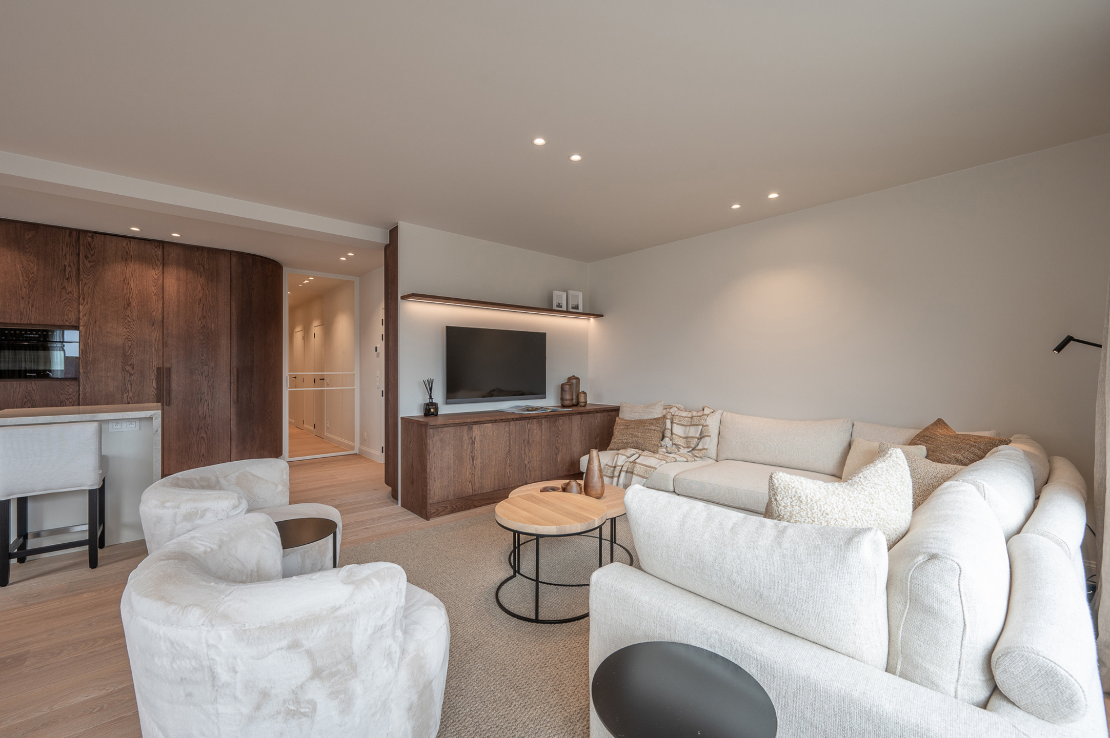 HOEKAPPARTEMENT, volledig gemeubileerd, vlakbij de Zeedijk.. - foto 5