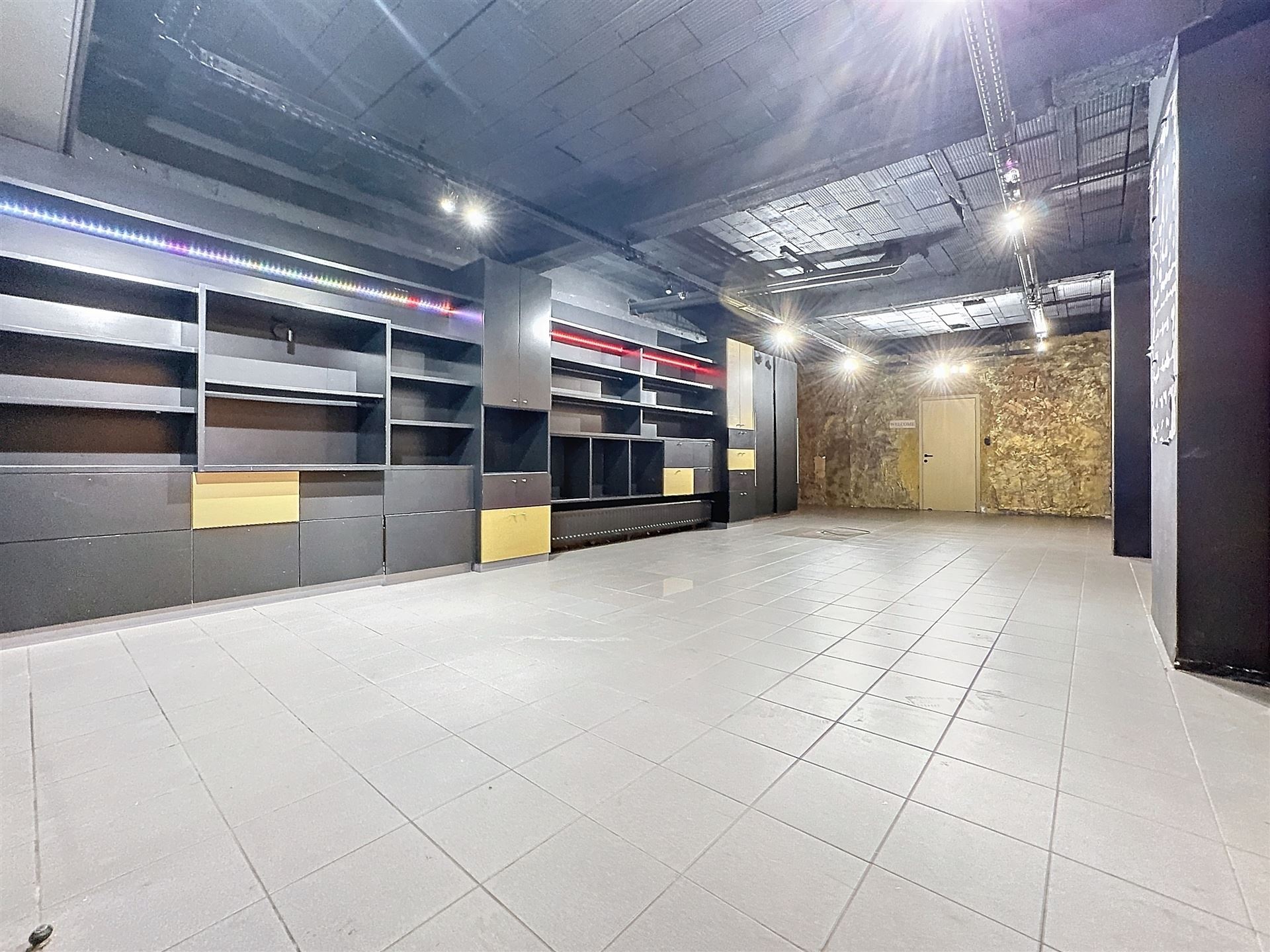 Commercial for rent in Roeselare - photo 3