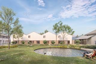 Deze woning is ingedeeld als volgt: een inkomhal, een woonkamer en keuken met annex berging uitgevend in de tuin met zonneterras. Op het verdiep bevinden zich drie kinderkamers met een gedeelde douchekamer en een afzonderlijk toilet. De master bedroom heeft een en-suite badkamer met een inloopdouche en lavabo. <br /><br />De woning is gelegen in Seir, een uitzonderlijke ontwikkeling waar comfort, gemeenschapsgevoel en hedendaags wonen samenkomen, gelegen op een boogscheut van de Kerktoren van Ten Ede, tussen Heusden en Wetteren. Dankzij tal van gedeelde voorzieningen met een zwemvijver, binnenzwembad, kampvuurplaats, sauna, moestuin en buurthuis geniet je van heel wat luxe zonder overdreven kosten. Seir staat voor ‘ontmoeten zonder moeten’ en biedt 22 woningen en 11 appartementen, afgestemd op een brede diversiteit aan bewoners. Het concept richt zich op mensen die houden van sociaal contact en engagement, zonder daarbij in te boeten aan privacy, rust en comfort. <br /><br />Dankzij een beoveld met geothermische warmtepompen, vloerverwarming én -koeling, fotovoltaïsche panelen en ventilatiesysteem D wordt Seir een BEN-project met alle nieuwste technieken voor een future-proof investering. <br /><br />Verlaagd btw-tarief van 6% mogelijk, zowel voor eigen bewoners (enige woning) als voor investeerders (15 jaar verhuur). Ontdek je graag het volledige aanbod van Seir? Van harte welkom voor een individuele presentatie bij Landbergh in Gentbrugge.