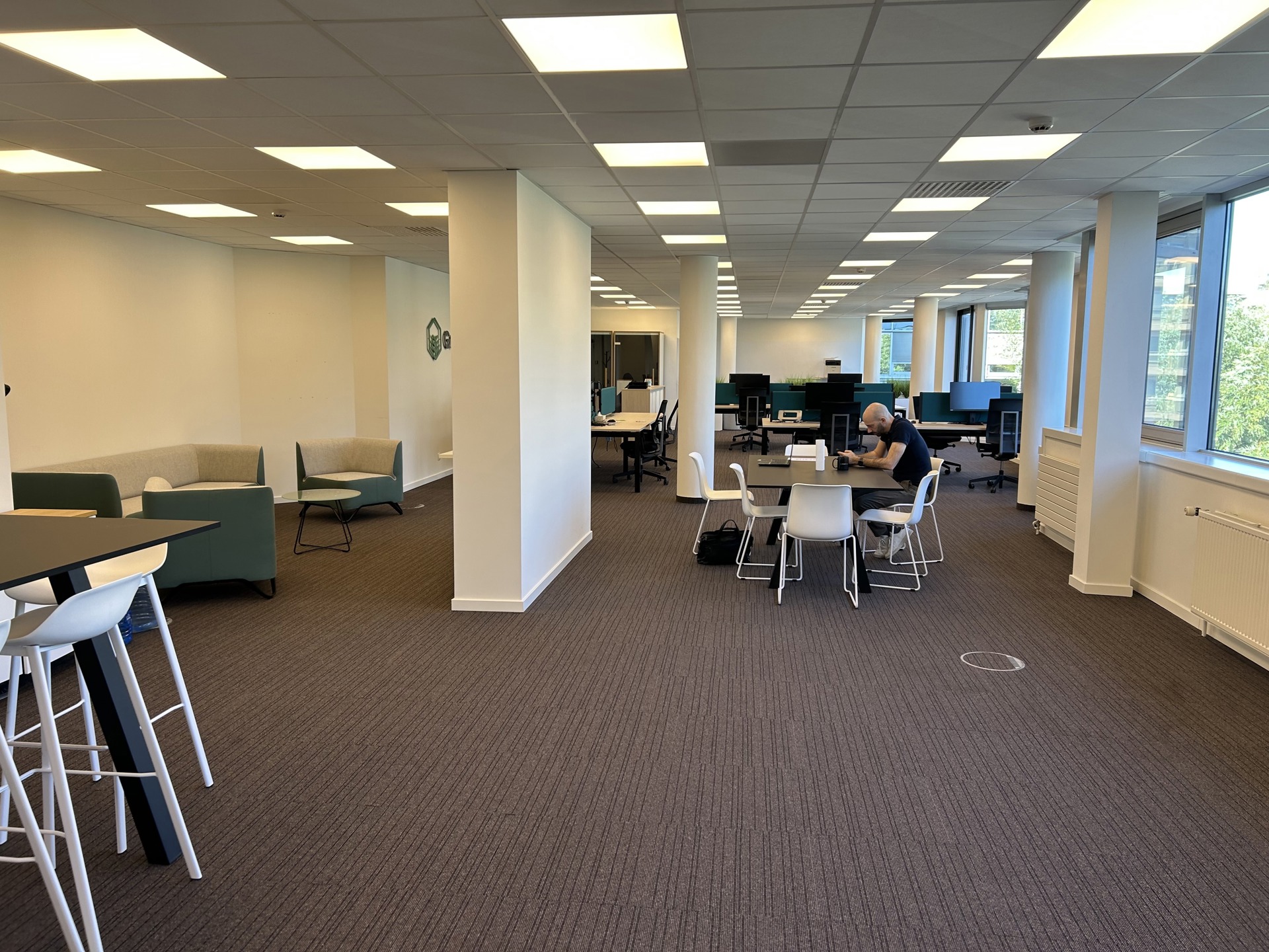 Commercial for rent in Antwerp - photo 2