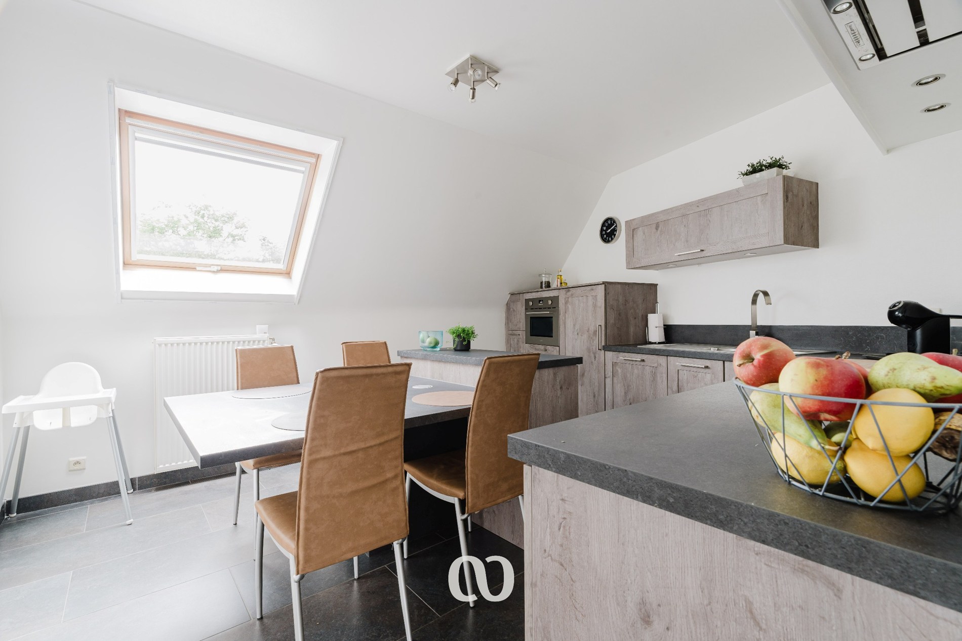 Prachtig gelegen duplex appartement met drie slaapkamers en garage - foto 4