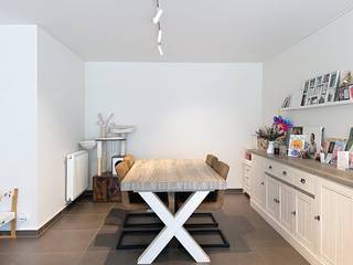 De snelste manier om een bezoek te brengen aan dit appartement? Vraag je bezoek aan via de rode knop op onze website (www.dewaele.com) en je...