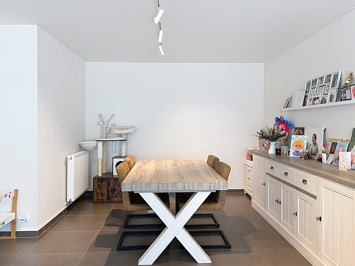 Gelijkvloers appartement met 2 slaapkamers en tuin te Izegem - foto 3
