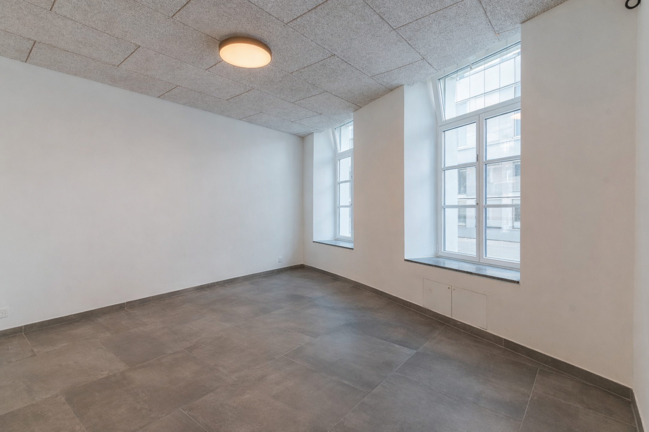 Commercial for rent in Ghent - photo 4