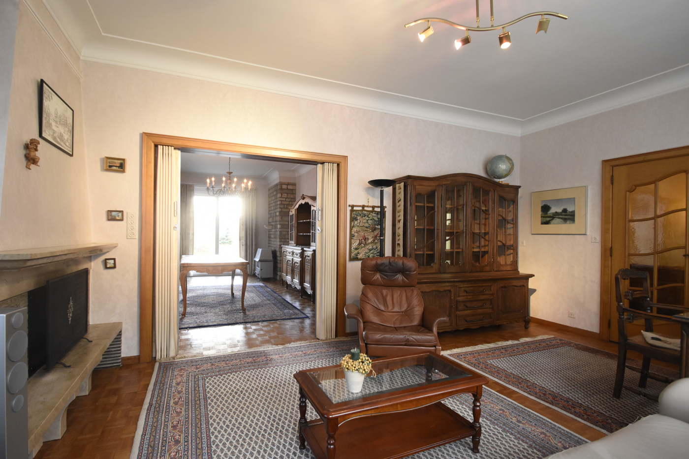 Ruime gezinswoning met 5 slaapkamers, diepe tuin en garage - foto 5