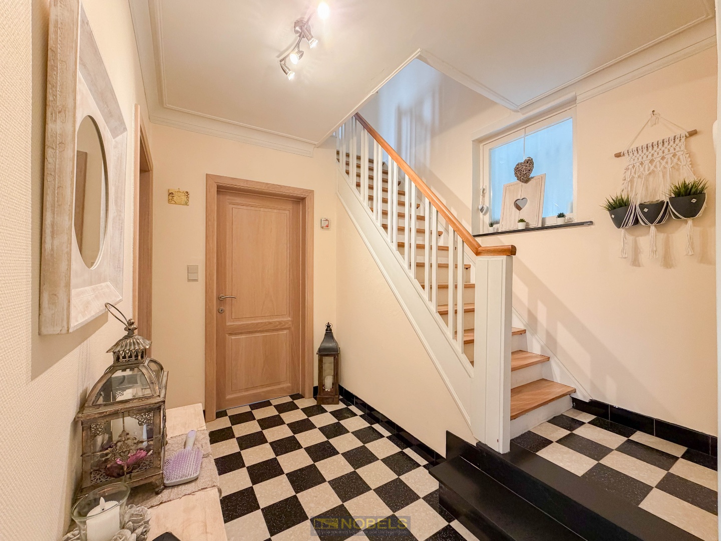 Te koop, Instapklare gezinswoning met aangelegde tuin nabij centrum Oudenaarde! - foto 5