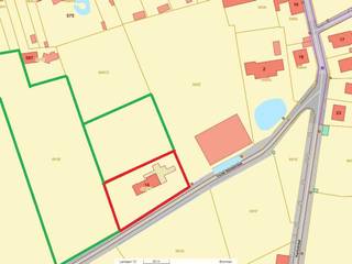 Goedgelegen bouwgrond/af te breken woning te koop op 1.975 m² in Ieper<br /><br /><br />Uniek stuk bouwgrond te koop van 1.975 m² met af te breken woning gelegen in een rustige straat met prachtig uitzicht op de Kemmelberg.<br /><br />Komt in aanmerking voor sloop en heropbouw aan 6% BTW.<br /><br />Zeer rustig gelegen en toch op wandelafstand van alle voorzieningen (bakker, beenhouwer, apotheek, …). <br /><br />Perceelsbreedte straatzijde 61,17m. <br />Ideaal voor wie houdt van een rustige en landelijke omgeving!<br /><br />Ook eventuele mogelijkheid om aanpalende grond bij te kopen (2.755 m² en 7.784 m²)<br /><br />Adres: Oude Bellestraat 14, 8900 Dikkebus (Ieper)<br />Perceel: B - 484W7