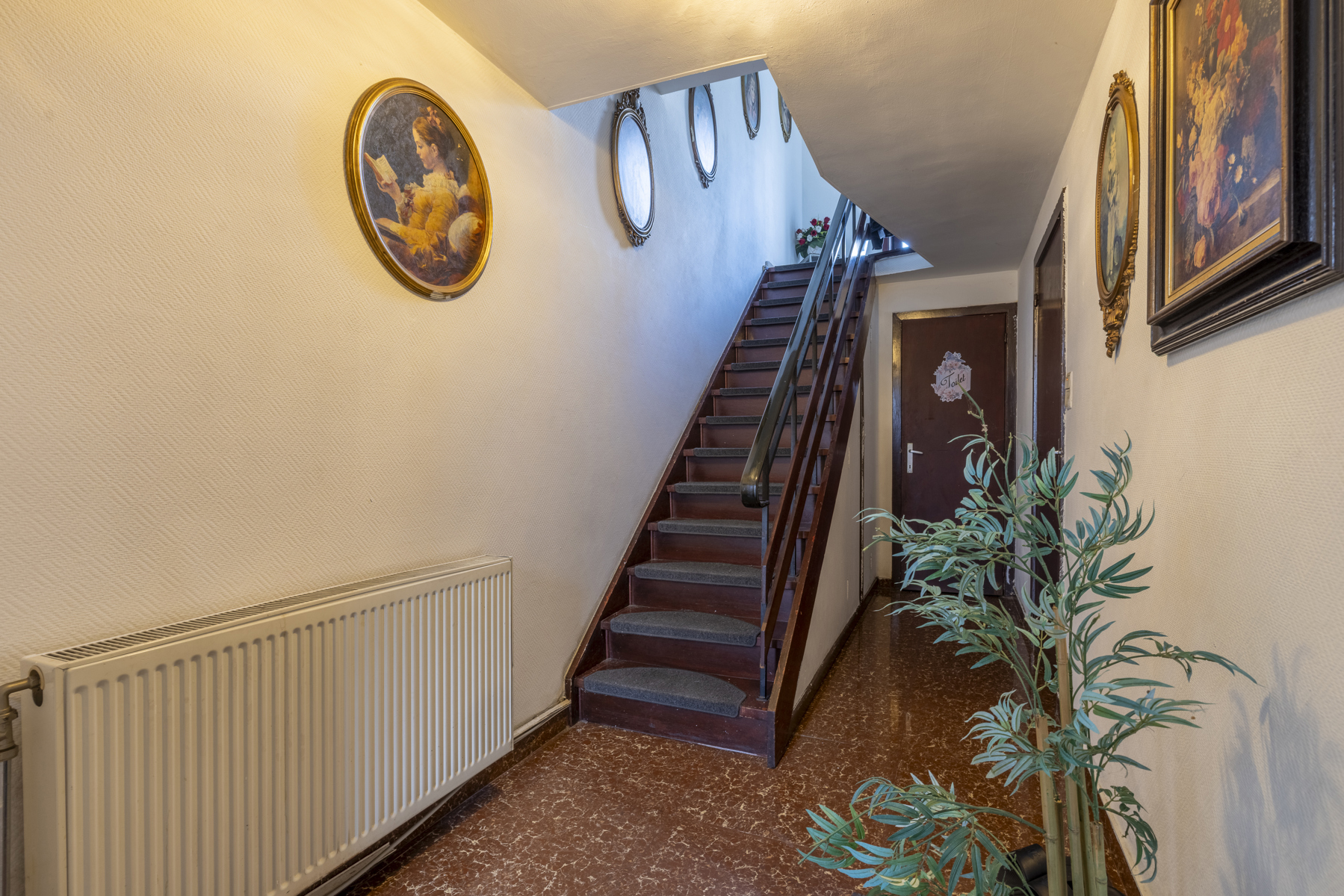 WONING MET TUIN EN GARAGE TE KOOP IN RUSTIGE STRAAT!! - foto 3