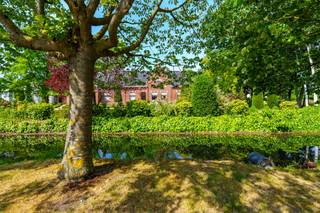 The characterful Beurtepachthoeve, a former tenancy farm of the Guldenberg Abbey in Wevelgem, exudes authenticity and history. The oldest...