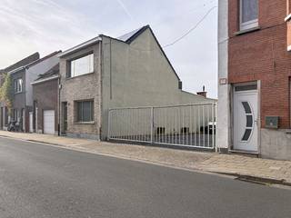 Vous recherchez un espace de stockage ou un entrepôt spacieux et stratégiquement situé dans la région d'Anvers ? Cet entrepôt est situé au Lageweg...