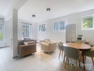 Instapklaar hoekappartement met zonne dakterras op toplocatie aan UA. Ideaal voor starters of investeerdersIn dit verzorgde gebouw, aan de rustige...