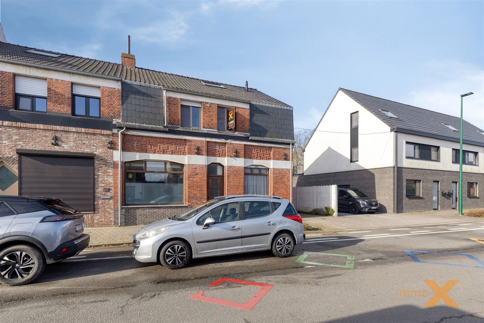 CHARMANTE GEZINSWONING MET AUTHENTIEKE GEVEL - foto 2