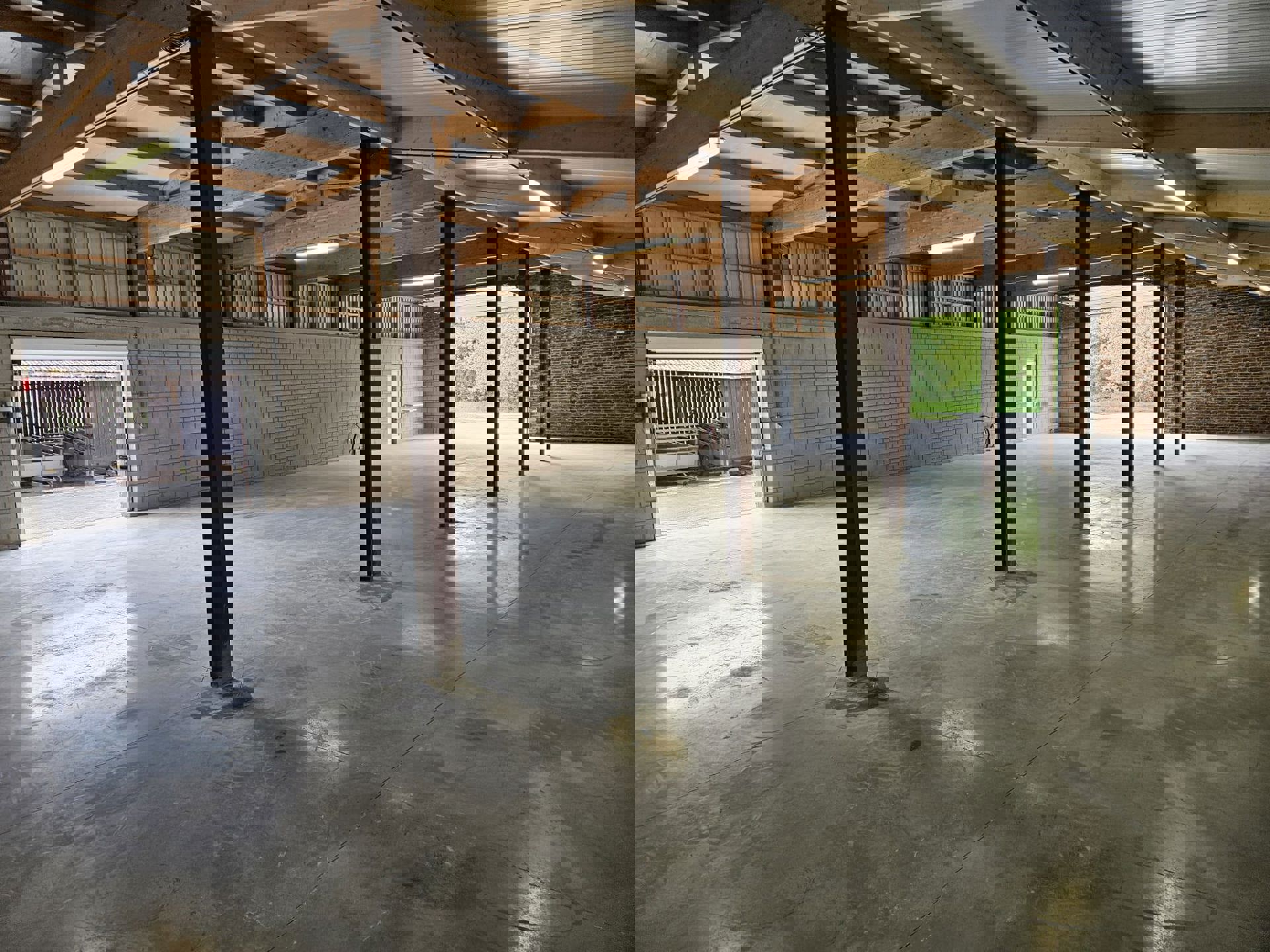 TE HUUR Oudsbergen - magazijn/werkplaats van 293m² - foto 2