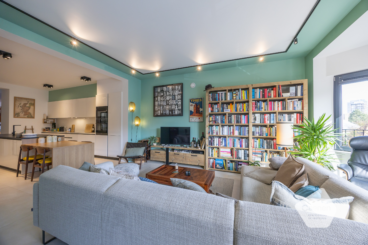 Ruim gerenoveerd drie slaapkamer appartement nabij centrum Oostende - photo 2