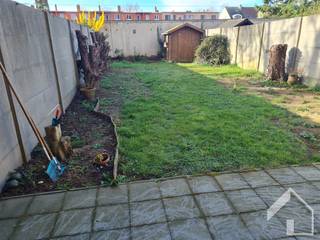 <p>BORSBEEK nabij centrum: opbrengsteigendom bestaande uit 3 appartementen met 2 slaapkamers. Elk appartement heeft inkom, woonkamer, keuken, badkamer, 2 slaapkamers, terras (gelijkvloers heeft een tuin) De 3 appartementen zijn momenteel verhuurd. epc's: glvl C 266 kWh/(m²/jaar), 1e Verd B 151 kWh/(m²/jaar), 2e Verd C kWh/(m²/jaar). Huuropbrengst €2.200 per maand. Bezichtiging enkel op afspraak.</p>