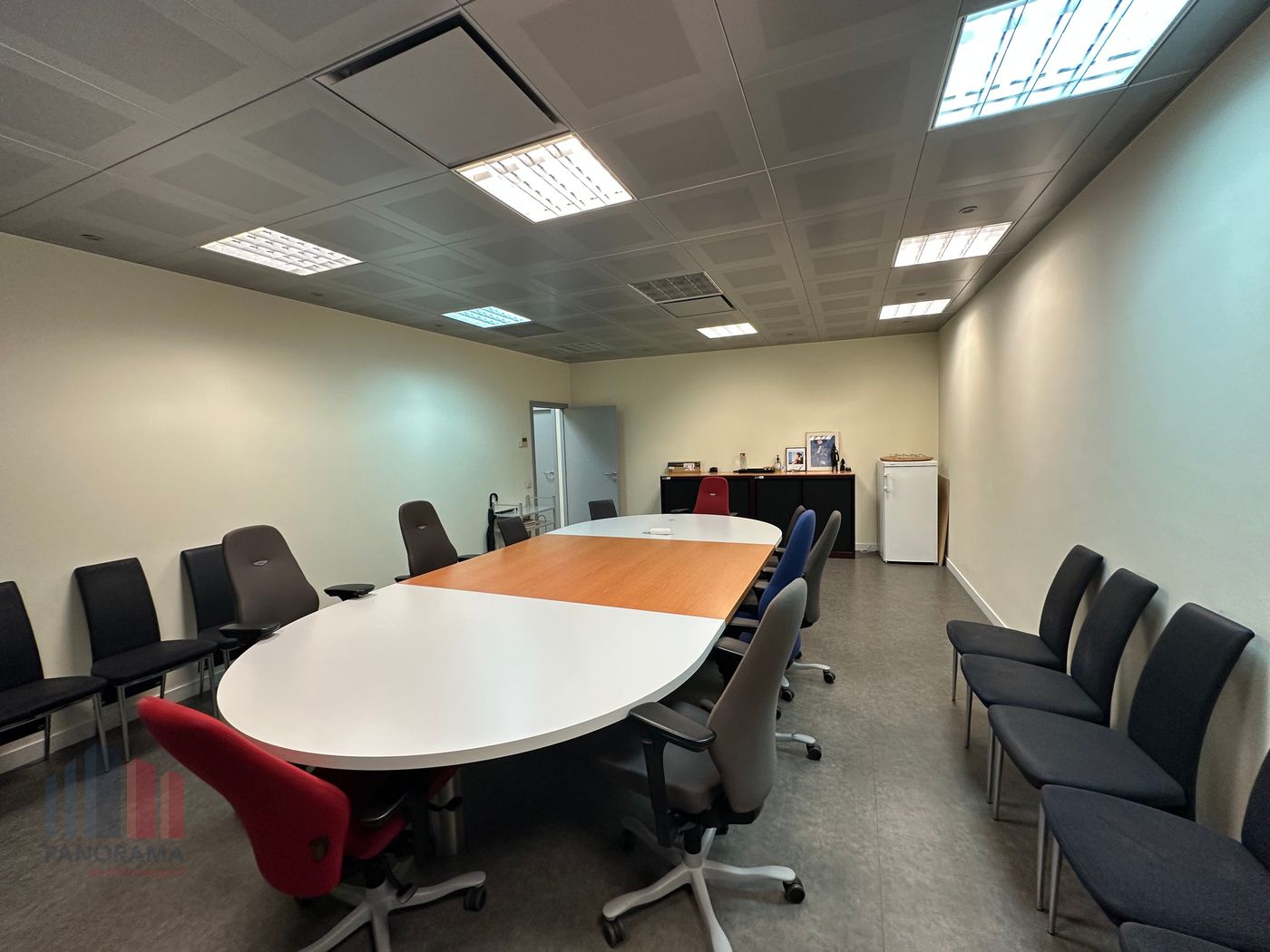 Ruim en instapklaar handelspand te koop in hartje Kortrijk - foto 4