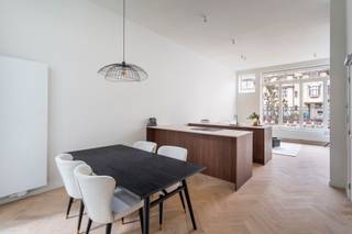 PLAN UW BEZOEK VIA VOLGENDE LINK: https://listed.mijnhuurprofiel.be/whise/7562164In de levendige Kronenburgstraat, op de grens van het bruisende Zuid...