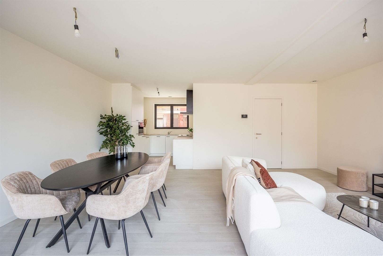 Energiezunige ruime woning nabij centrum Kapellen - foto 2